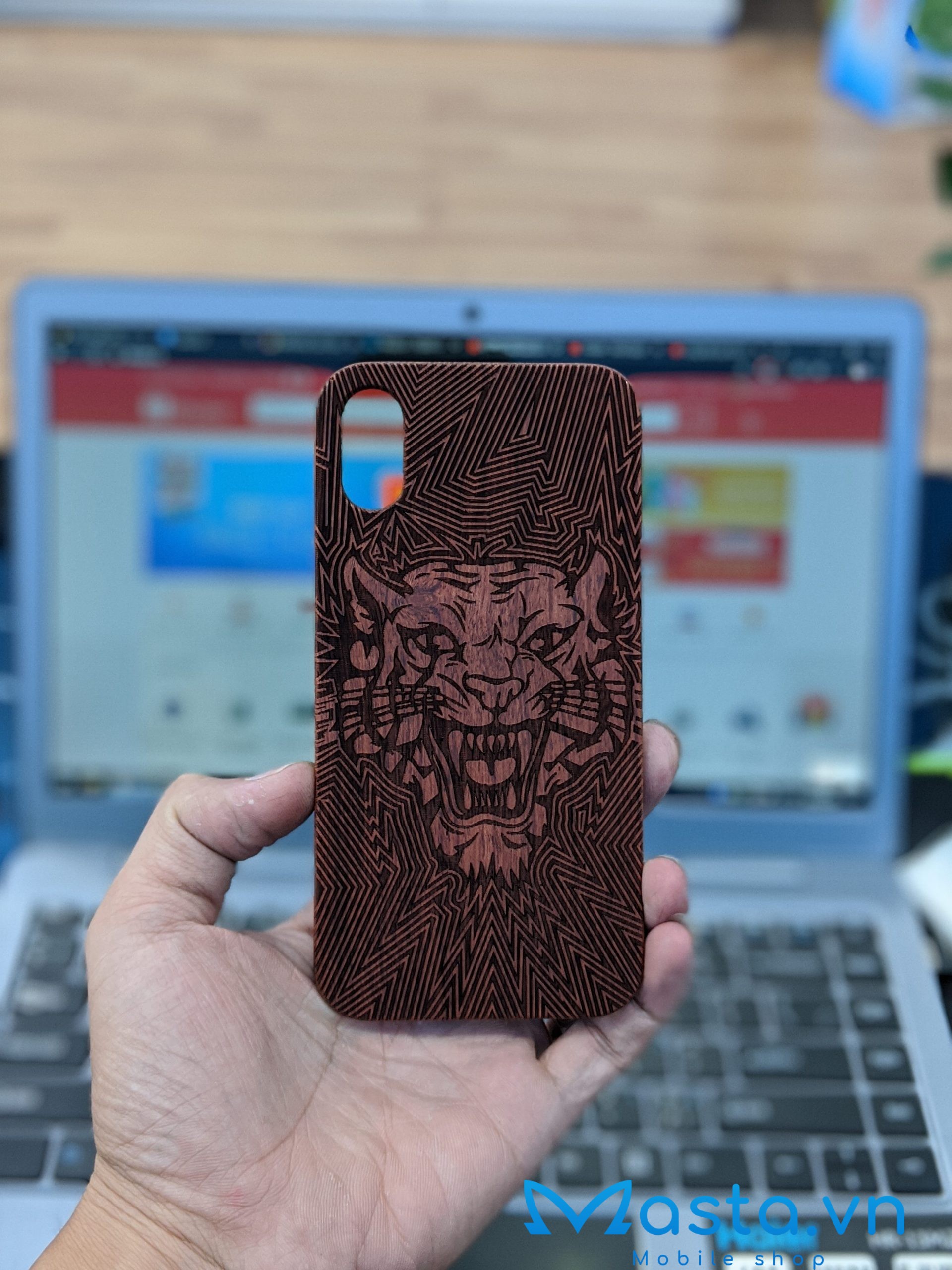 00100dPORTRAIT_00100_BURST20200610123631989_COVER-min