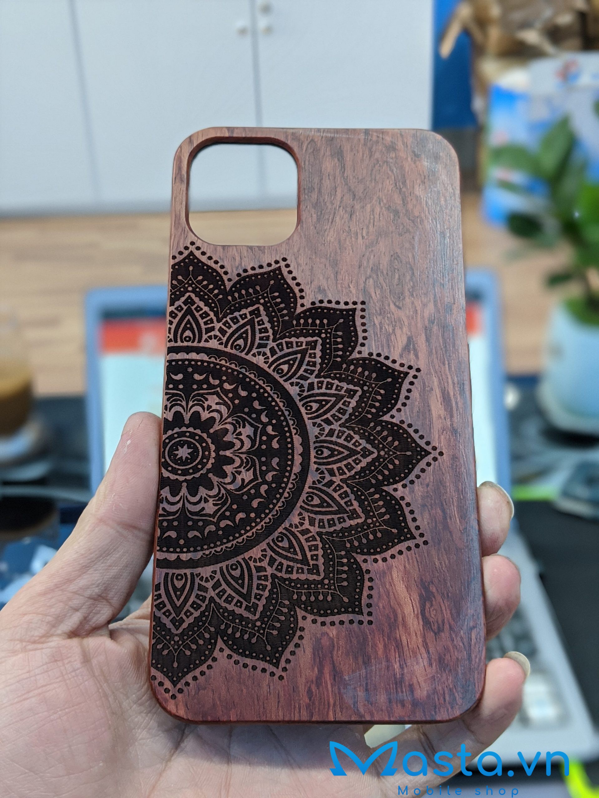 00100dPORTRAIT_00100_BURST20200610124808588_COVER-min